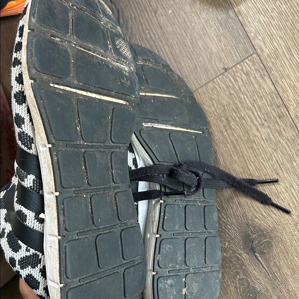 adidas Black & White Leopard Knit Sneakers ! 8.5 - Picture 9 of 9